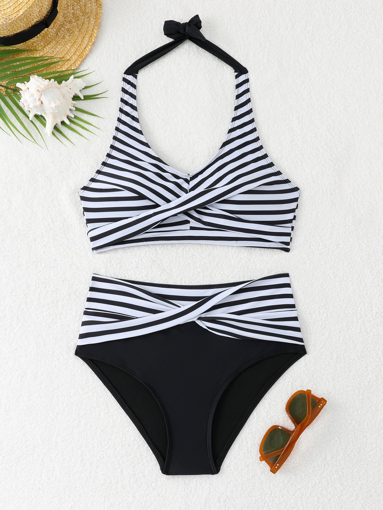 Smukły i nowoczesny Bikini