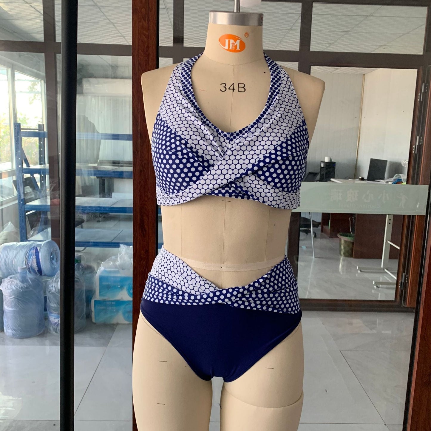 Smukły i nowoczesny Bikini