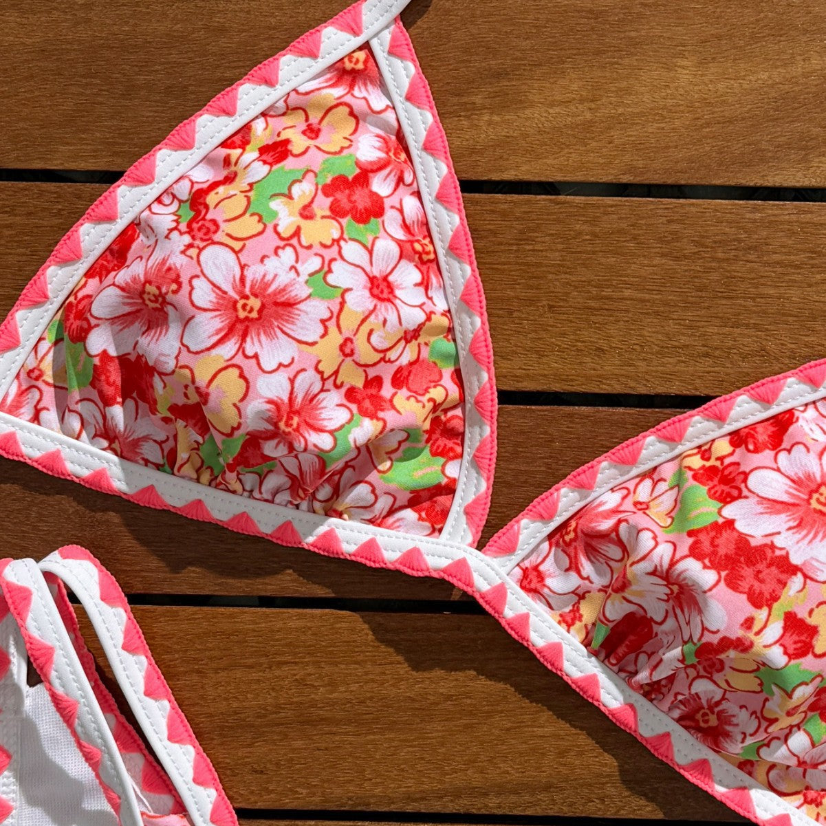 Pociągający i wyrafinowany Bikini