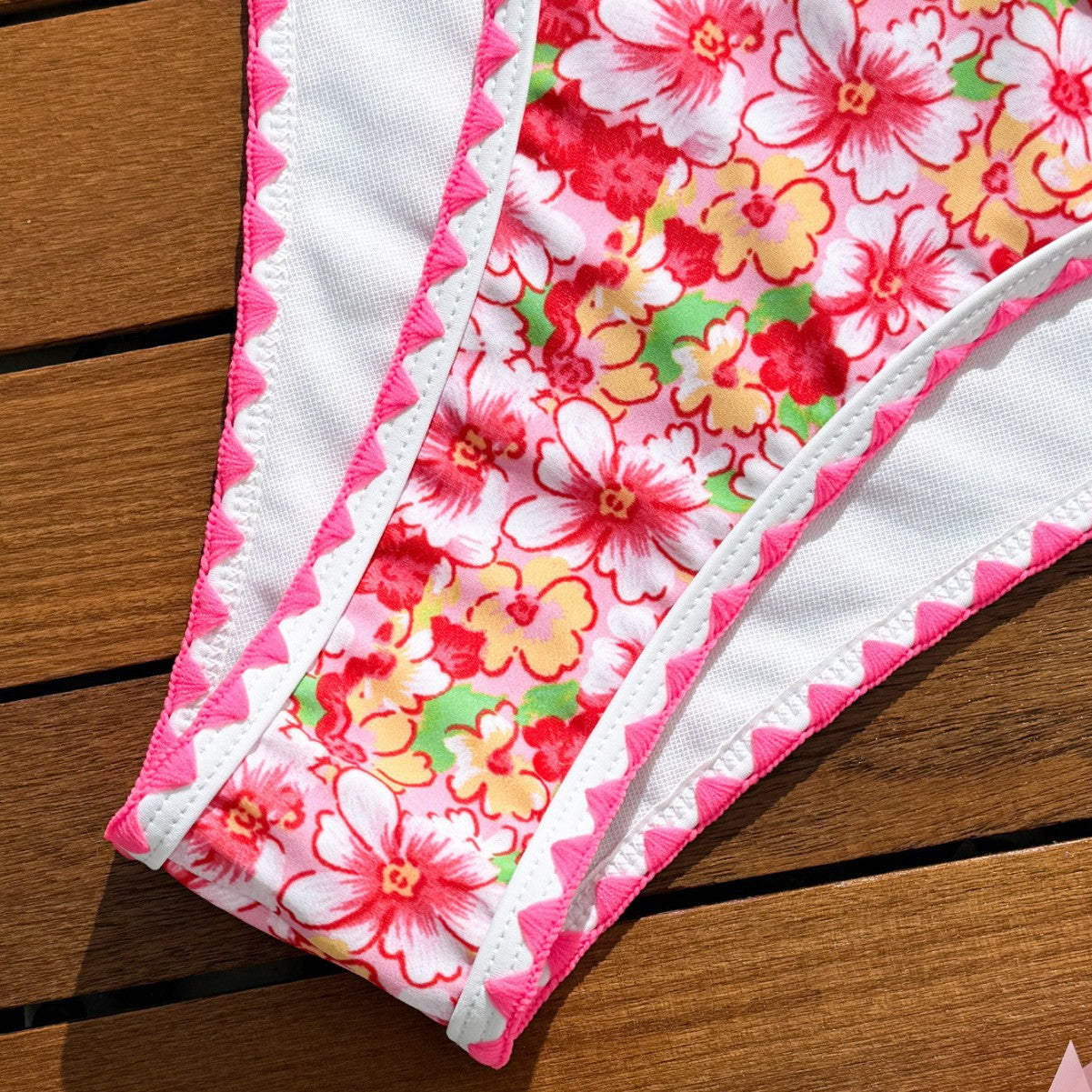 Pociągający i wyrafinowany Bikini
