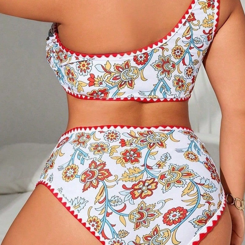 Nowoczesny i minimalistyczny Bikini