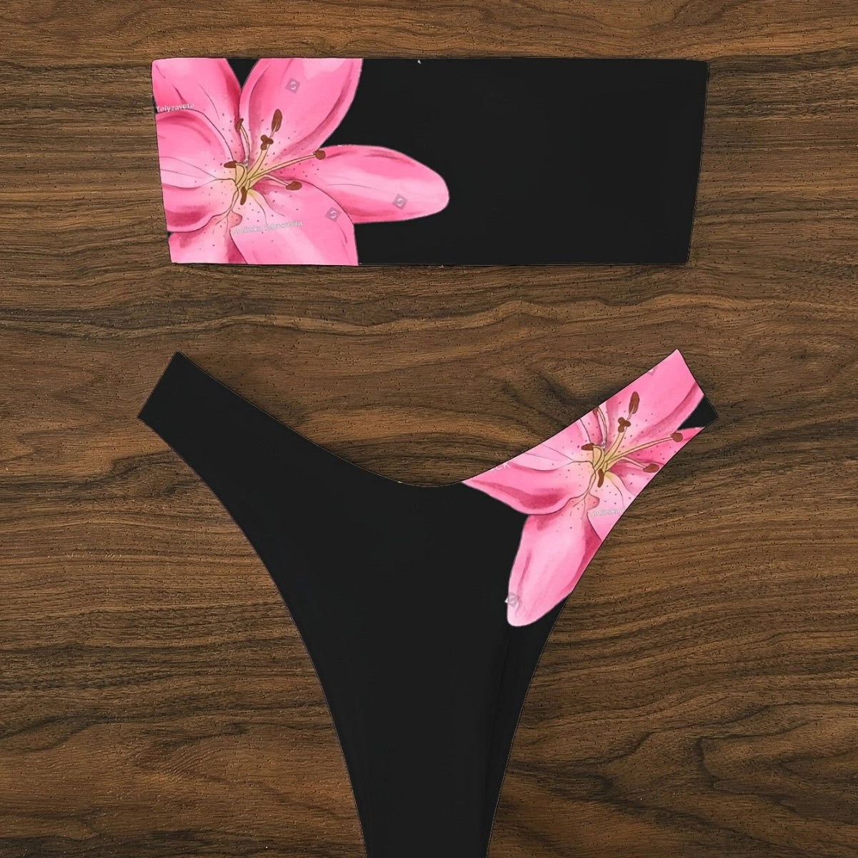 Smukły i nowoczesny Bikini