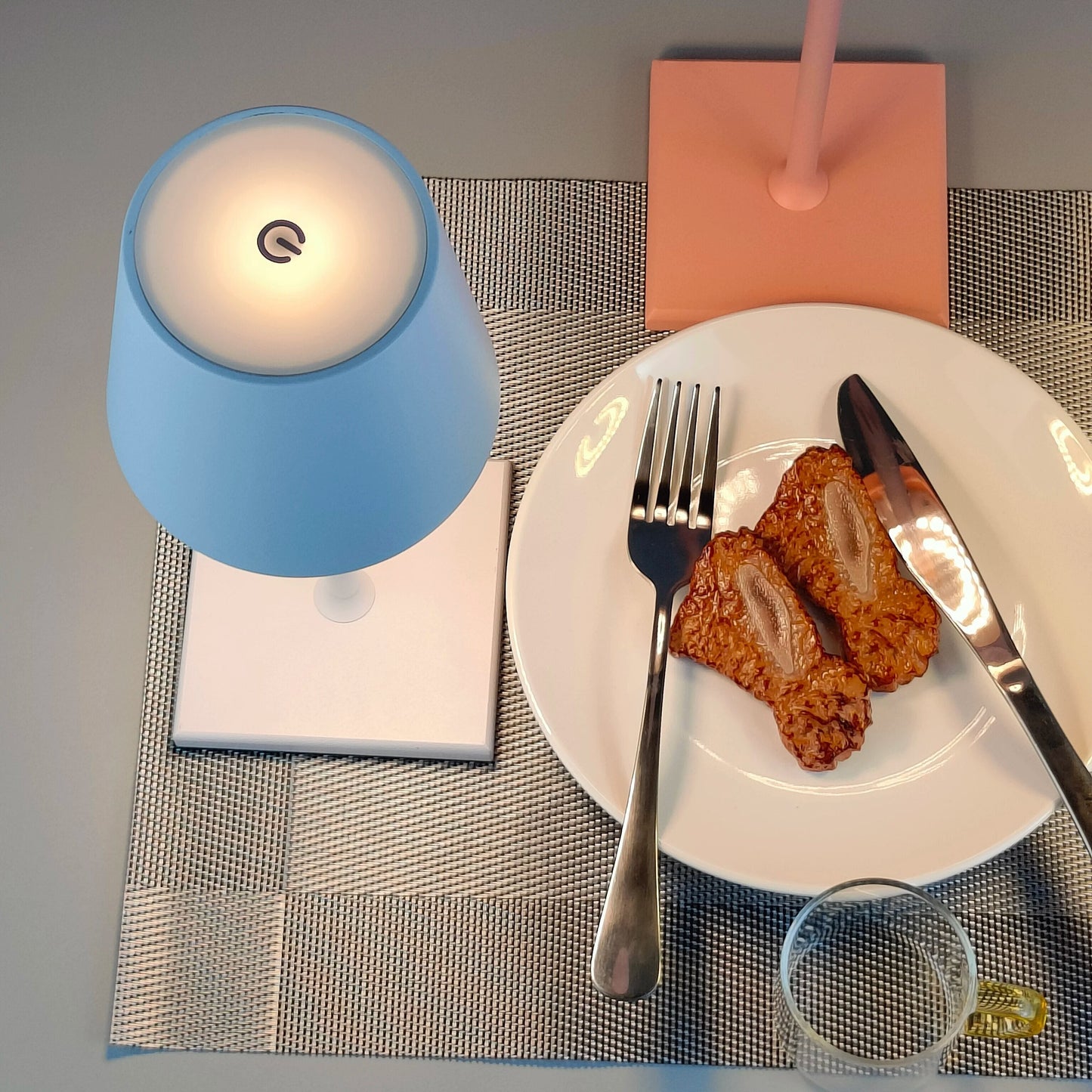 Miniatura - Miniaturní stolní lampa