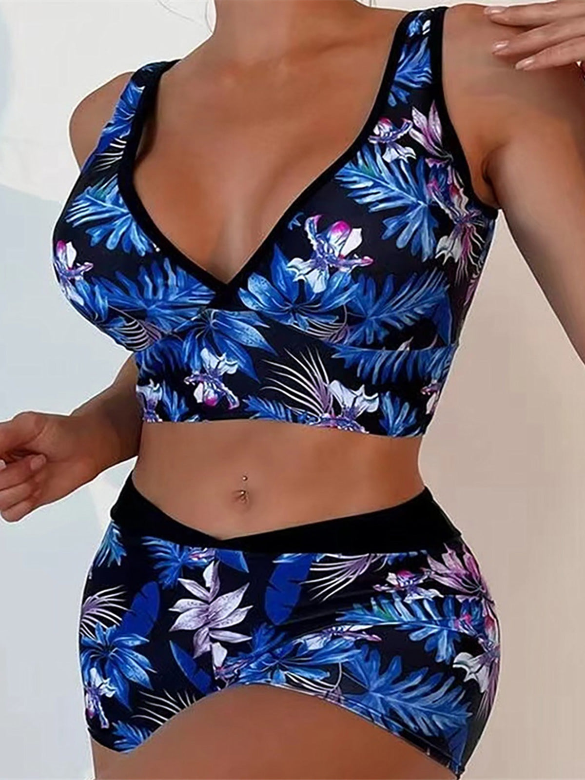 LB | Kobiece i lekkie bikini