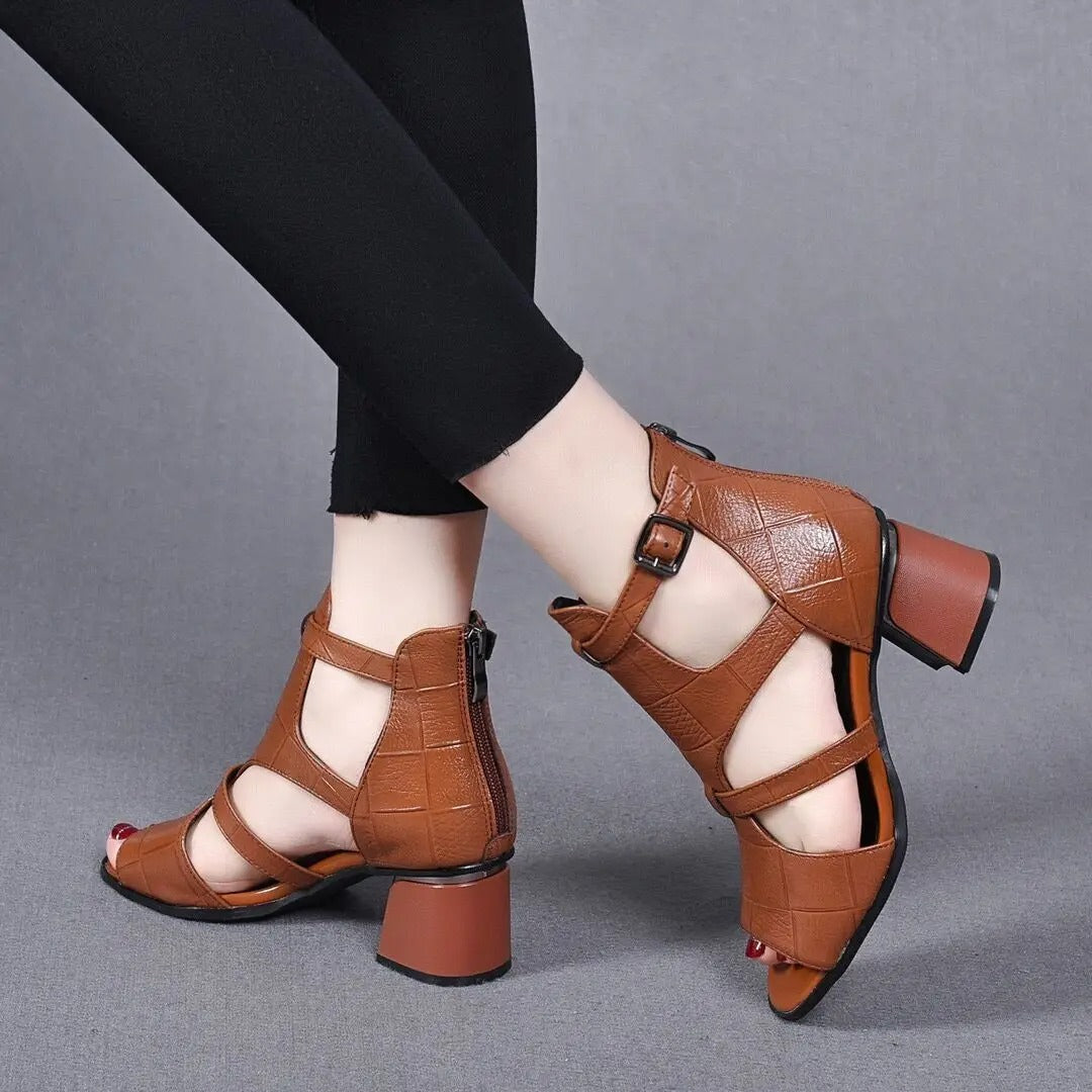 AS | Buty z grubym obcasem i regulowanym paskiem