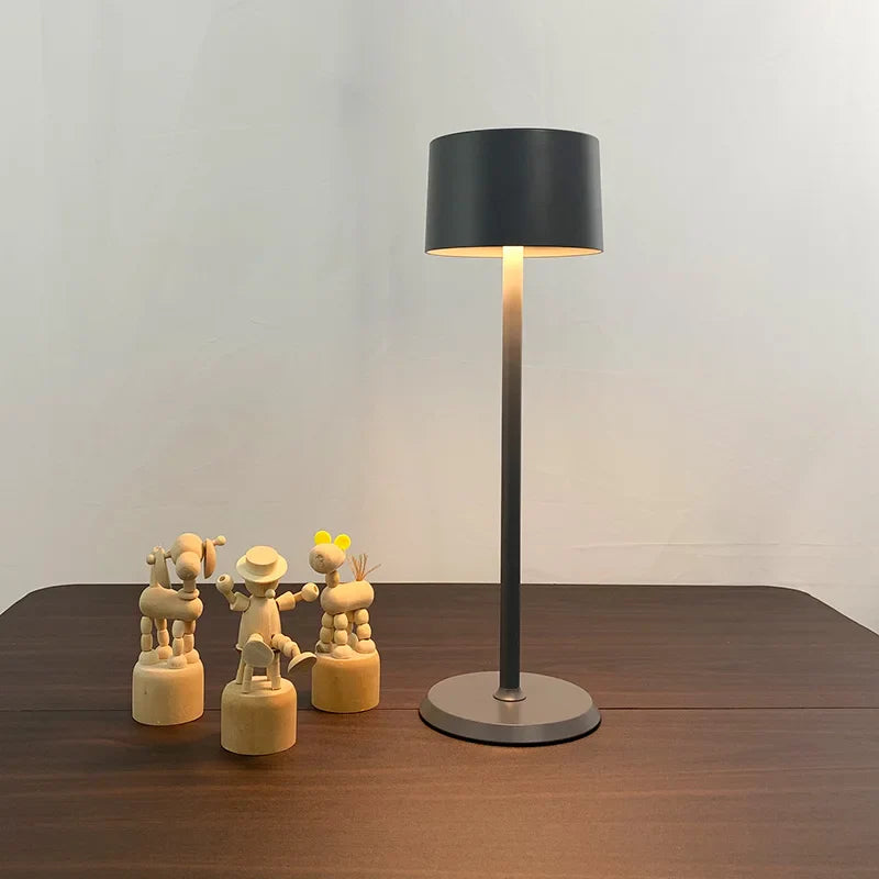 AluTouch - Hliníková stolní lampa