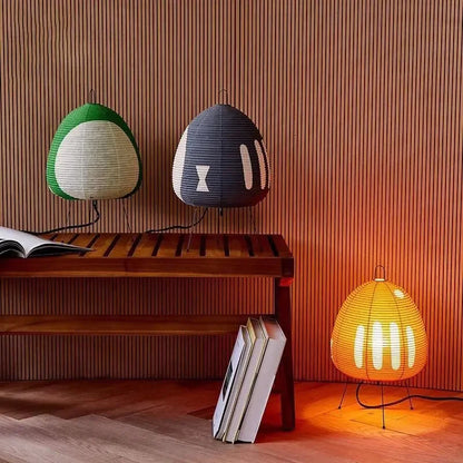HeritageHaven - Stolní lampa na trojnožce