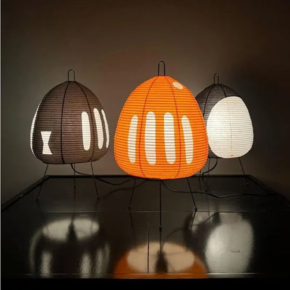 HeritageHaven - Stolní lampa na trojnožce