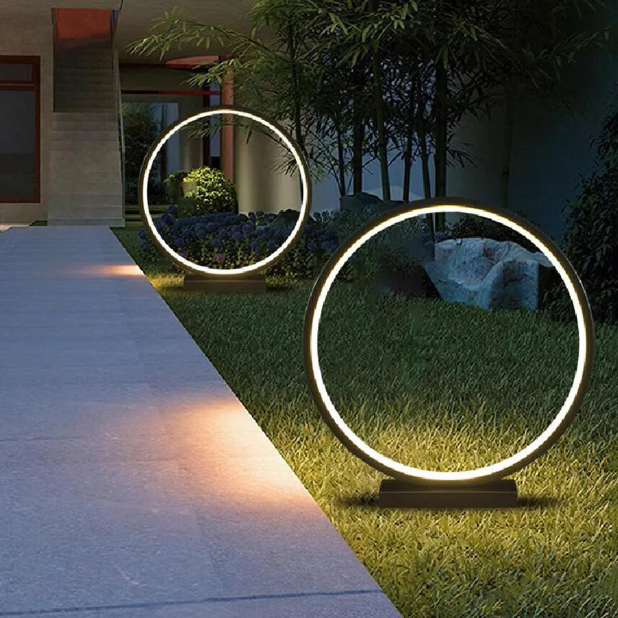 LawnLuminary - Kulaté LED osvětlení trávníku