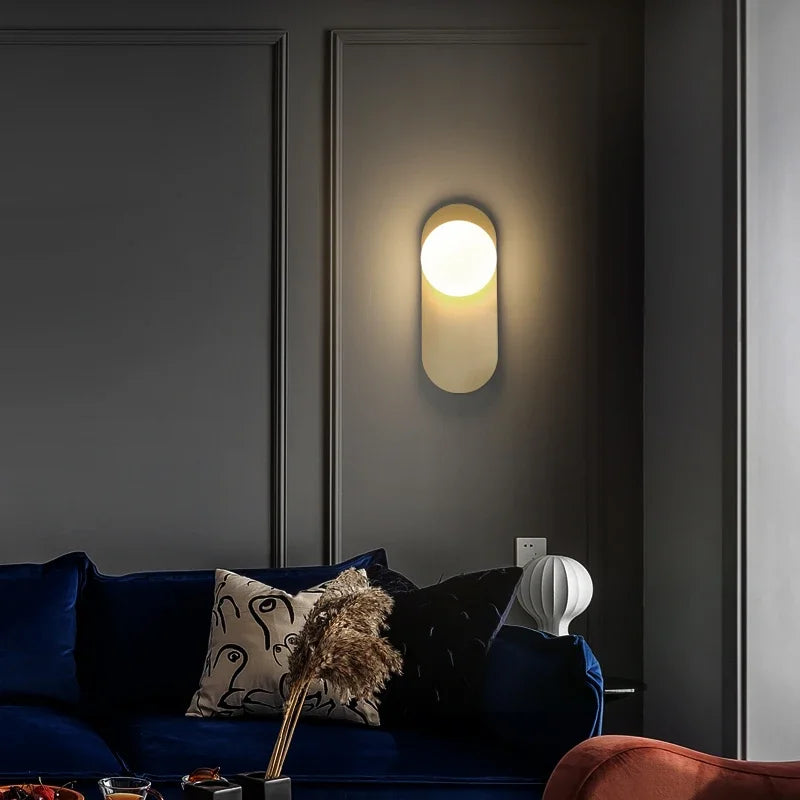 GildedGlimmer - Skleněná globe moderní led nástěnné svítidlo