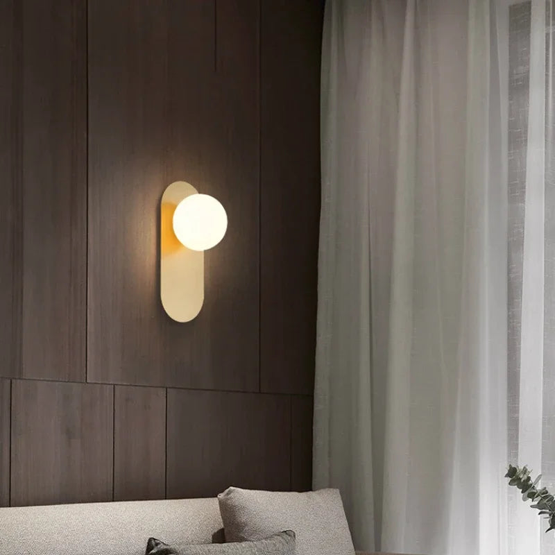 GildedGlimmer - Skleněná globe moderní led nástěnné svítidlo