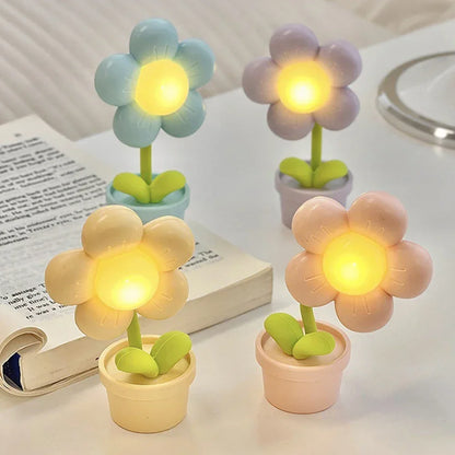 BloomLite - Malá květinová stolní lampa