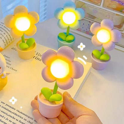 BloomLite - Malá květinová stolní lampa