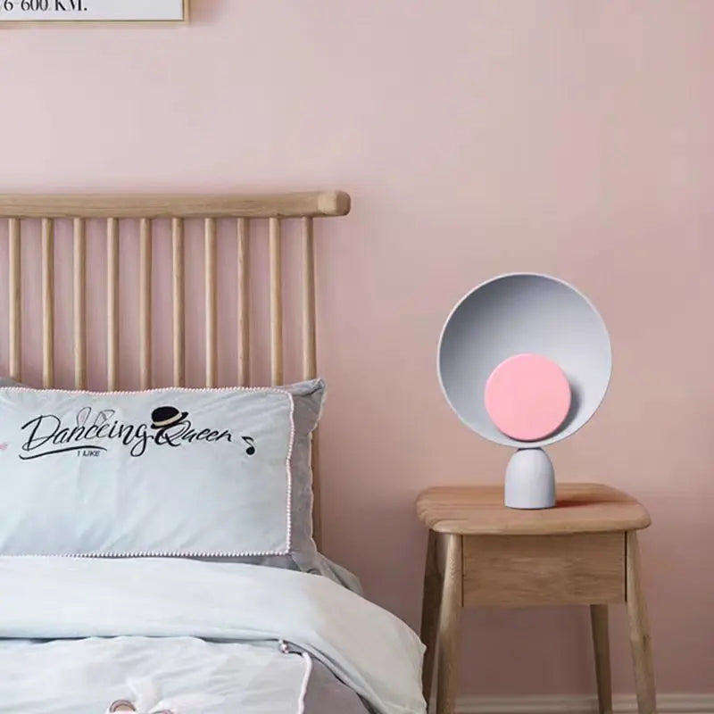 NordicRadiance - Severská stolní lampa