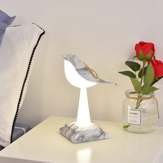 FeatherGlow - Ptačí stolní lampa