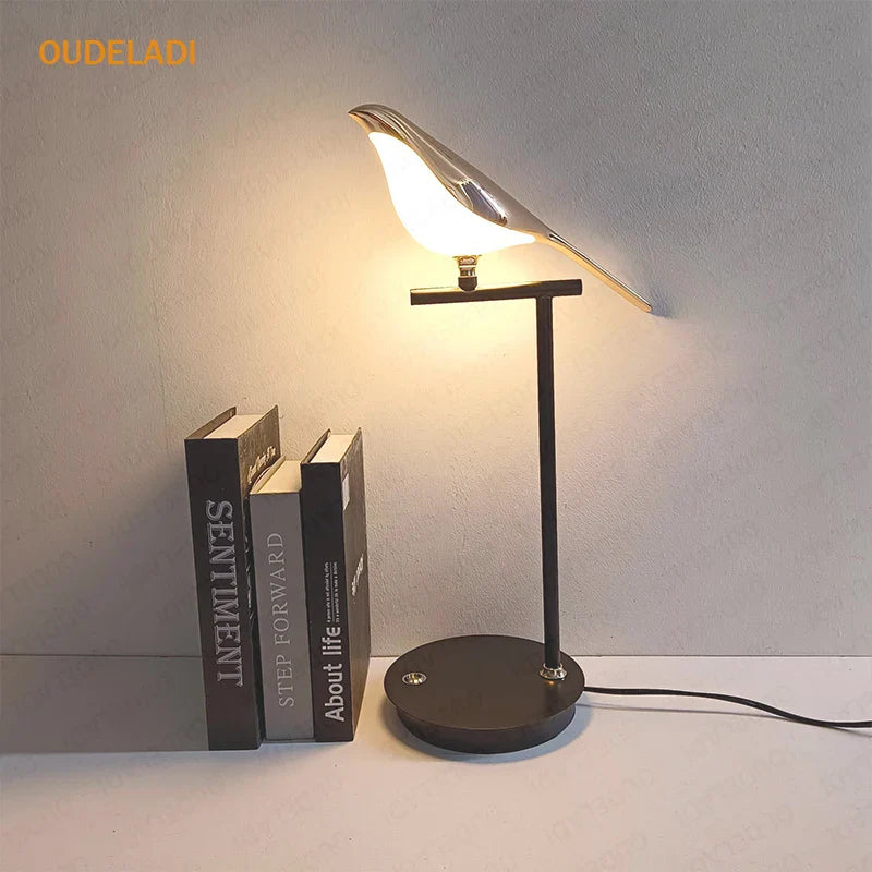 AvianGlow - Ptačí stolní lampa