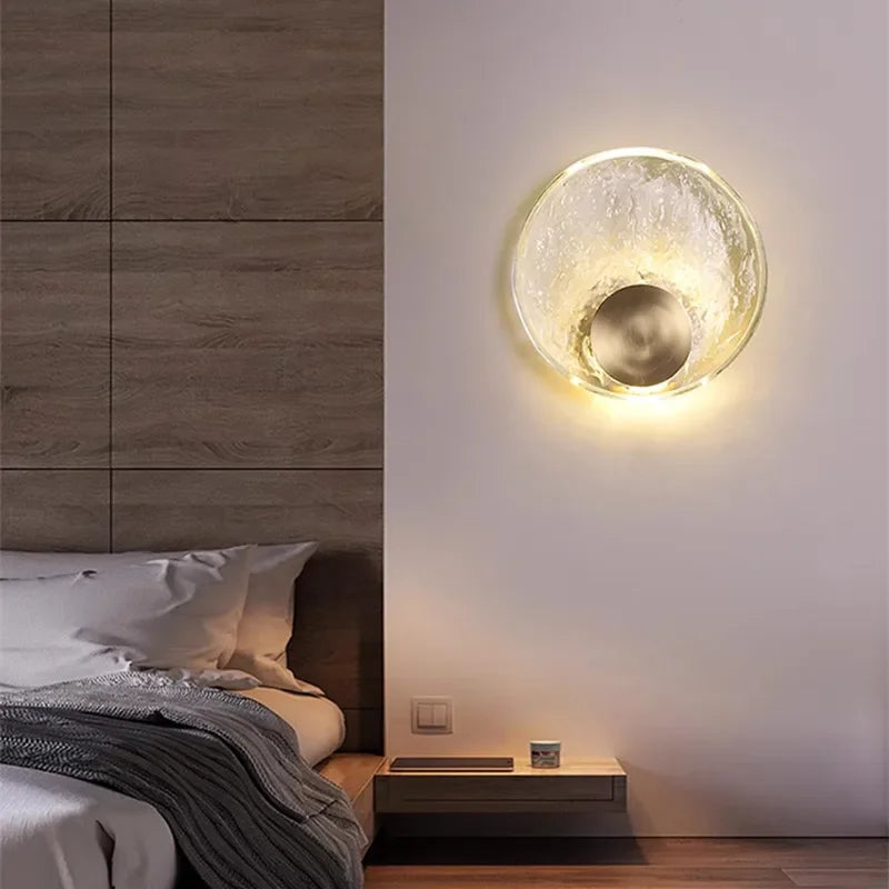 CrystalAura - Elegantní nástěnné svítidlo z kroužkového skla