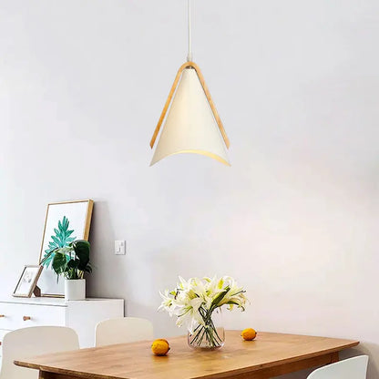 LuxeLuminaire - Moderní závěsná lampa ze železa a dřeva