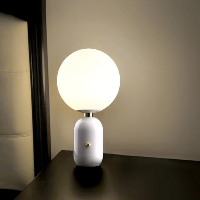 StylishGleam - Módní stolní lampa