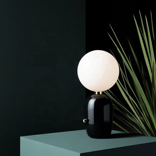 StylishGleam - Módní stolní lampa