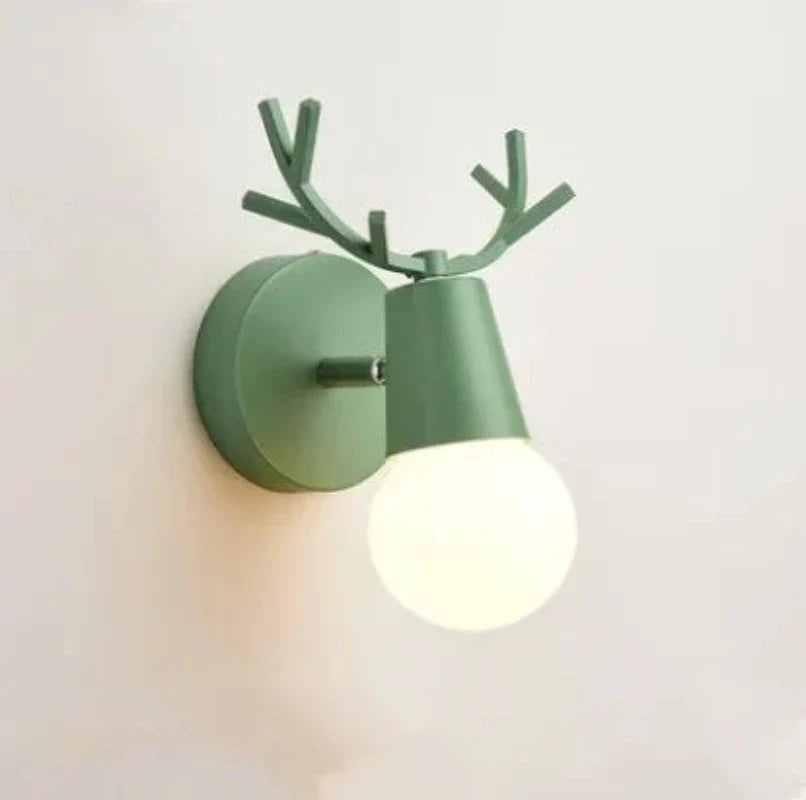 AntlerGlow - Nástěnné svítidlo z paroží Macaron