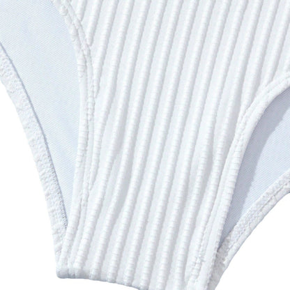 Płynny i fantastyczny Bikini
