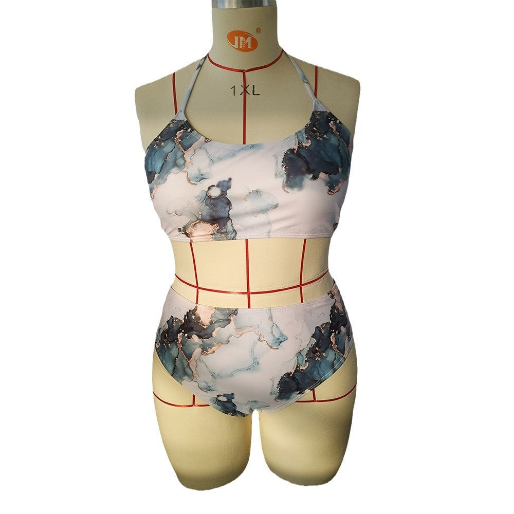 Płynny i fantastyczny Bikini