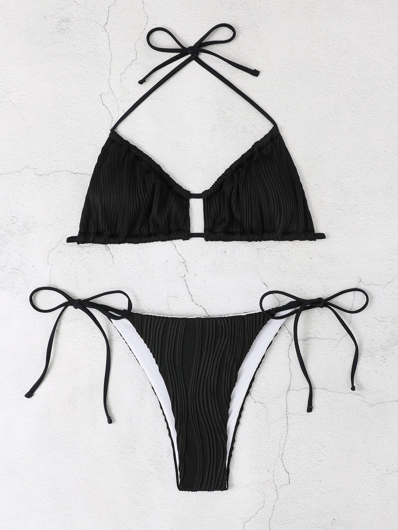 Nowoczesny i minimalistyczny Bikini