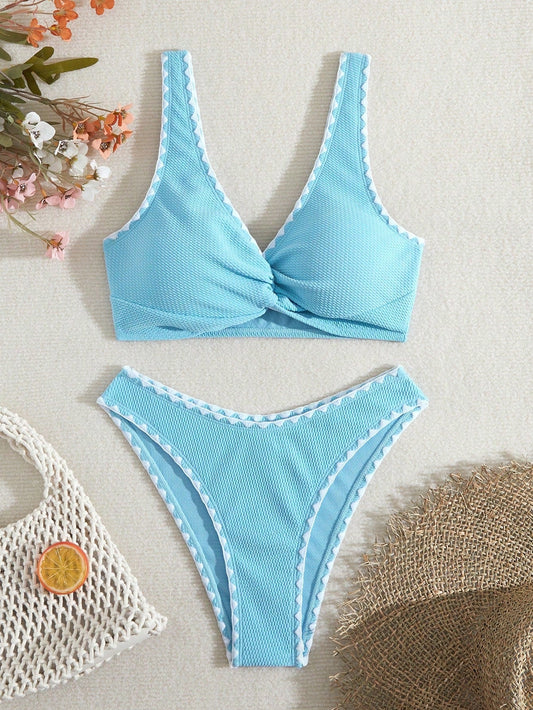 Smukły i nowoczesny Bikini