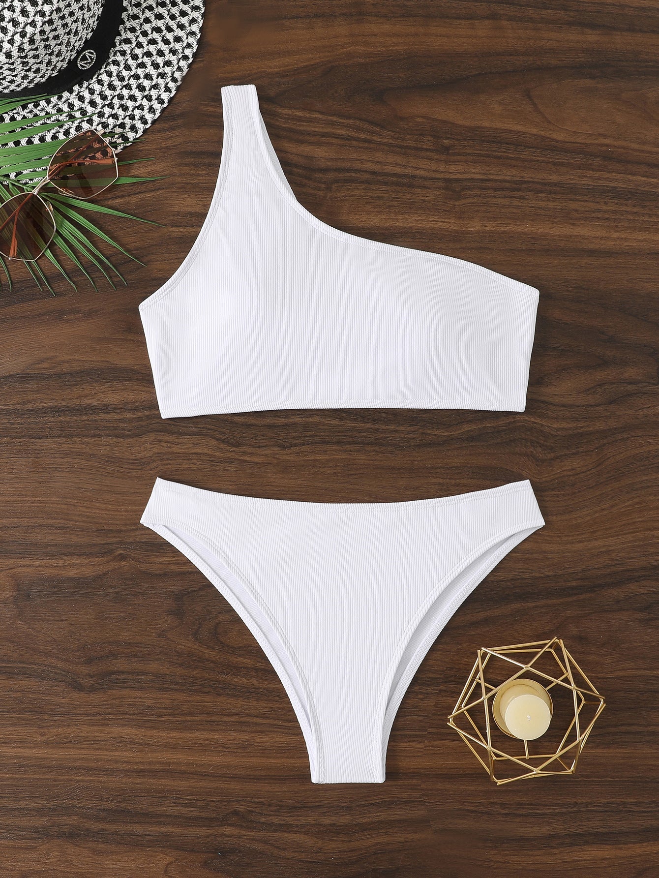 Żywy i wyjątkowy Bikini