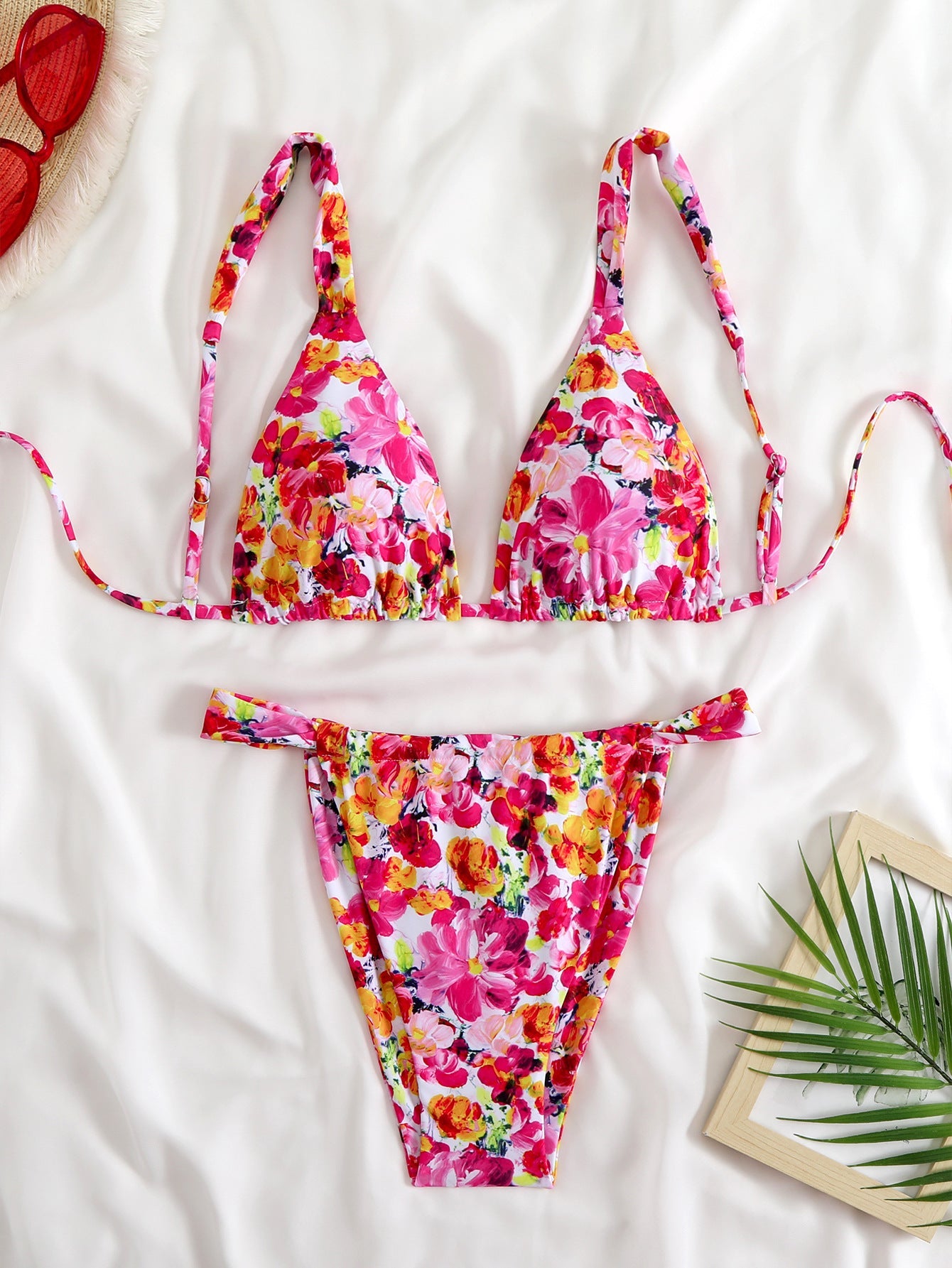Żywy i wyjątkowy Bikini