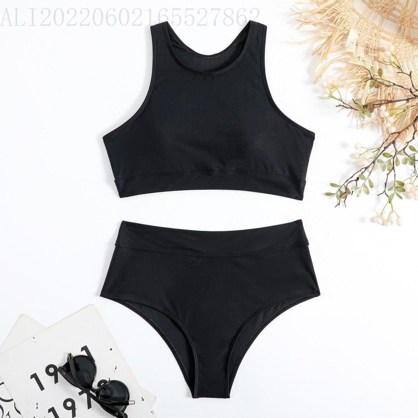 Wypolerowany i figlarny Bikini