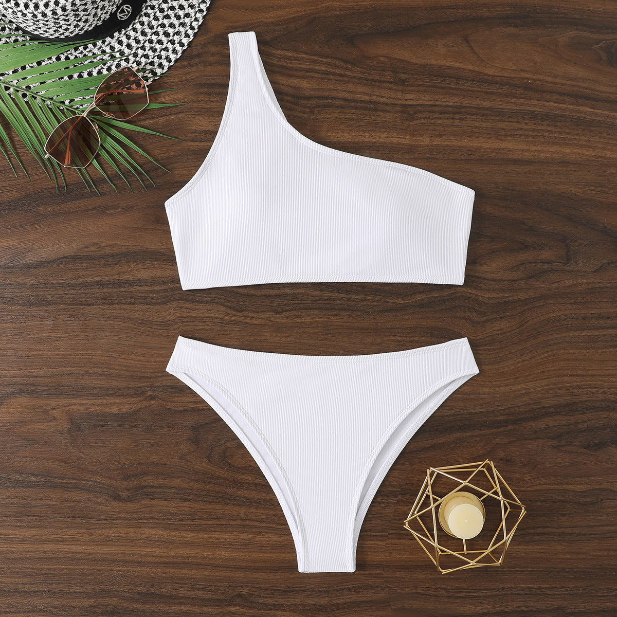 Żywy i wyjątkowy Bikini