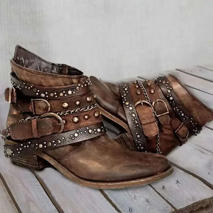 Buty za kostkę z ćwiekami LB | Rockstar Chic