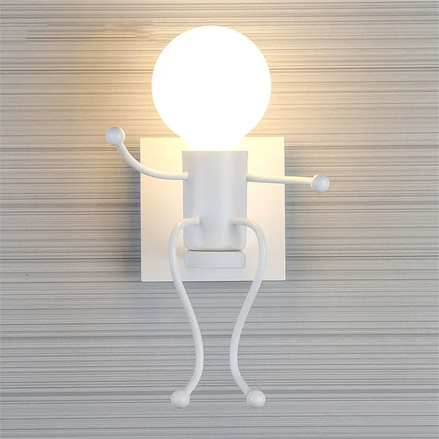IronBuddy - Kreativní robotické nástěnné svítidlo