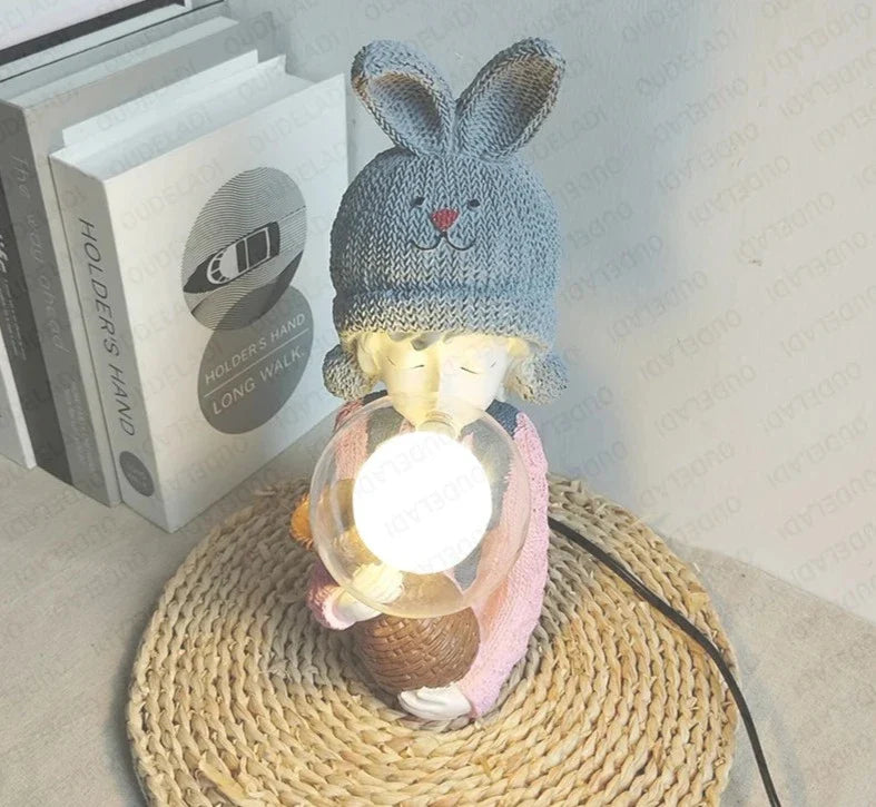 HatDiva - Stolní lampy Hat girl