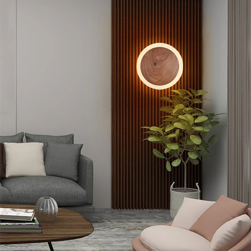 SolidWood - Ořechová lampa Aura