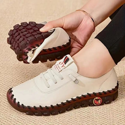 LB | Proste i przewiewne buty na koturnie