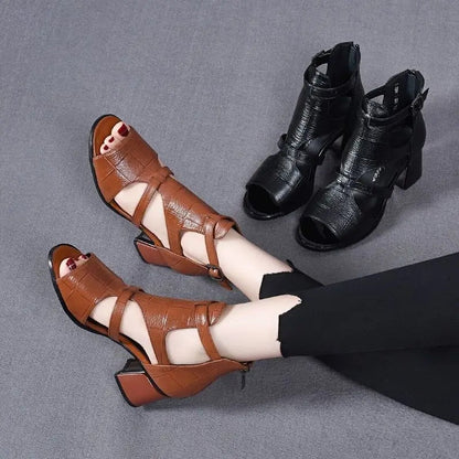 AS | Buty z grubym obcasem i regulowanym paskiem