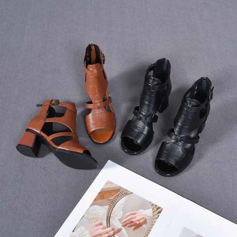 AS | Buty z grubym obcasem i regulowanym paskiem