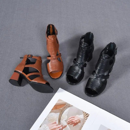 AS | Buty z grubym obcasem i regulowanym paskiem