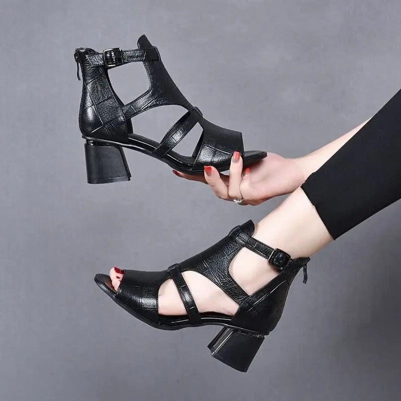 AS | Buty z grubym obcasem i regulowanym paskiem