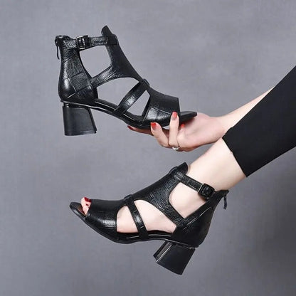 AS | Buty z grubym obcasem i regulowanym paskiem