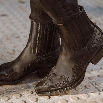 AS | Koronkowe buty z haftowanym wzorem